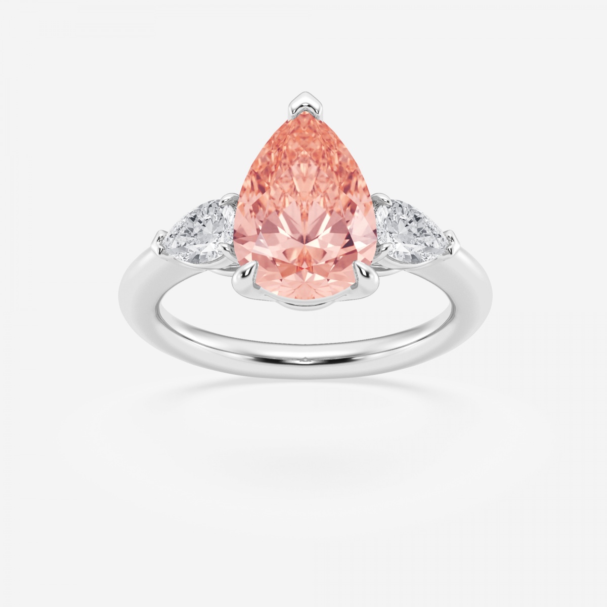 anello di fidanzamento con tre pietre di diamanti coltivati ​​in laboratorio con pera rosa fantasia da 2 1/2 ctw